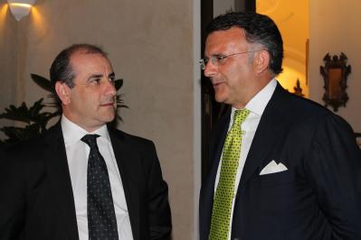 Da sx il sindaco di Positano, Michele De Lucia e Pasquale Iannetta, direttore finanziario dell'azienda 'Kiton'